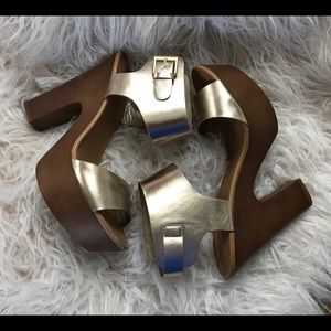 Brand New Sandals womens size 9.